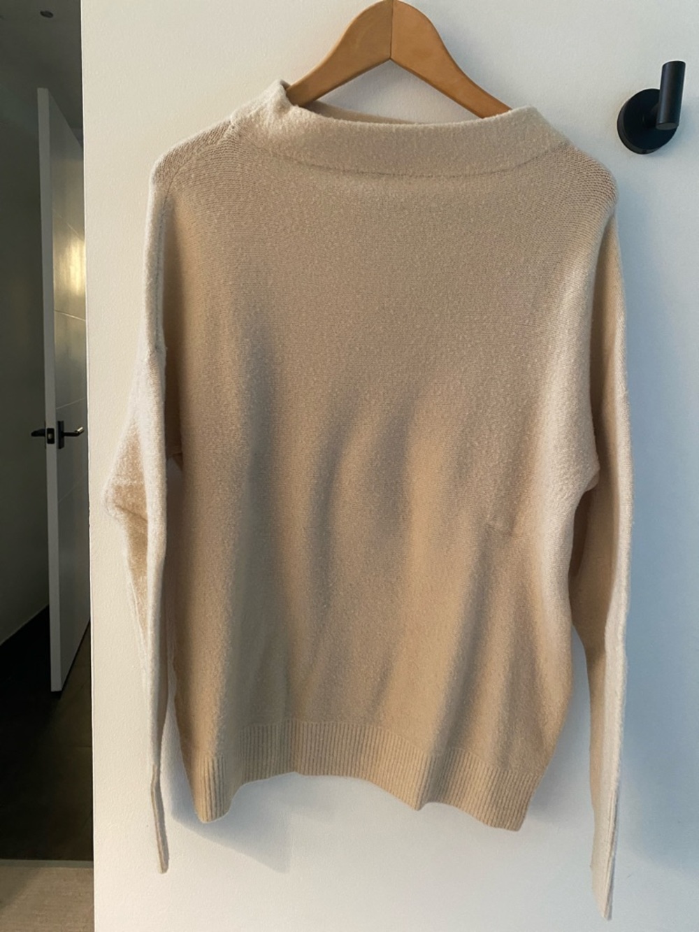 Ann Taylor Cream Lightweight Boatneck Knit Sweater